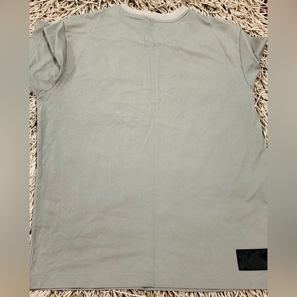 Descente Original Tshirt - Picture 2 of 2